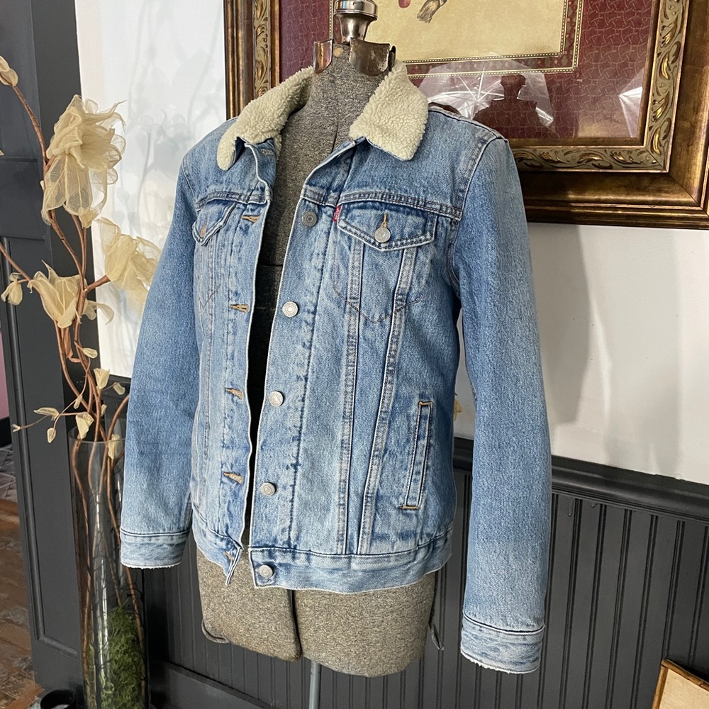 Levi's Premium Ex-Boyfriend Sherpa Lined Trucker Denim Jacket - Sz Med 🧡🎀 - Picture 4 of 15